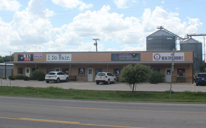 Pictures of Retail property located at 301 S Franklin St, Holland, TX 76534 for sales - image #1