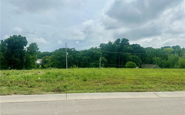 Pictures of Land property located at 13835 NW 70th Street, Parkville, MO 64152 for sales - image #1
