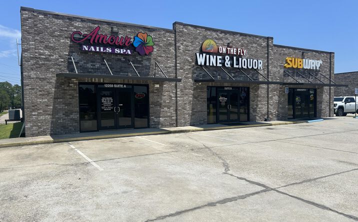 Pictures of Retail property located at 12258 Shriners Boulevard, Biloxi, MS 39532 for sales - image #1