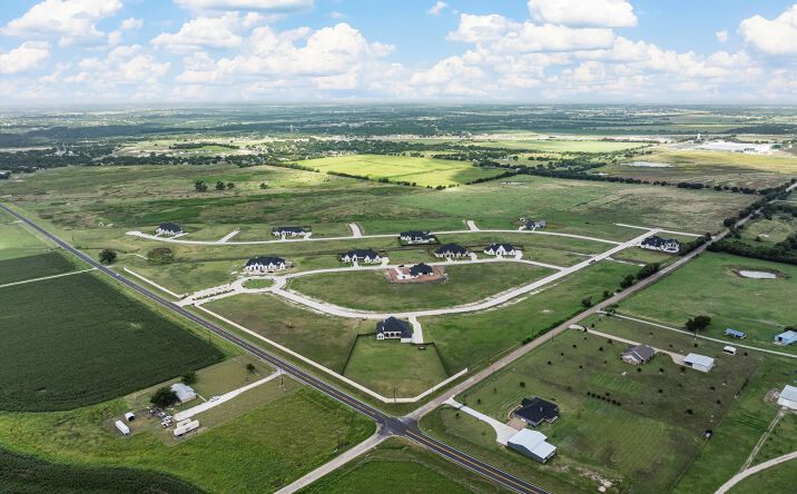 Pictures of Land property located at 933 Rosenthal Pkwy, Lorena, TX 76655 for sales - image #1