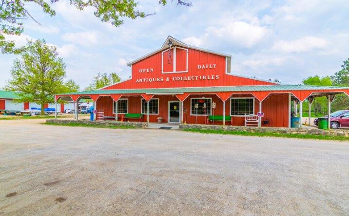 Pictures of Mixed Use, Retail, Special Purpose property located at 23080 Waller Rd, Fulton, IL 61252 for sales - image #1