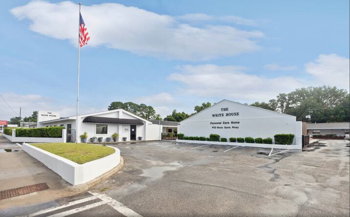 Pictures of Senior Living property located at 452 Ossie Davis Pkwy, Waycross, GA 31501 for sales - image #1