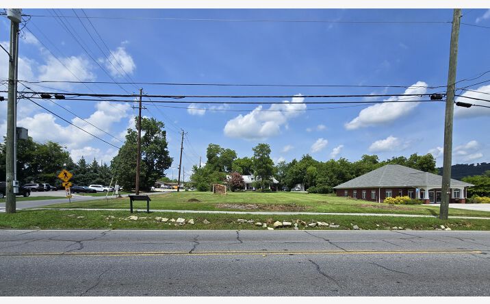 Pictures of Office, Retail, Special Purpose property located at 288 Guyler Street, Ringgold, GA 30736 for sales - image #1
