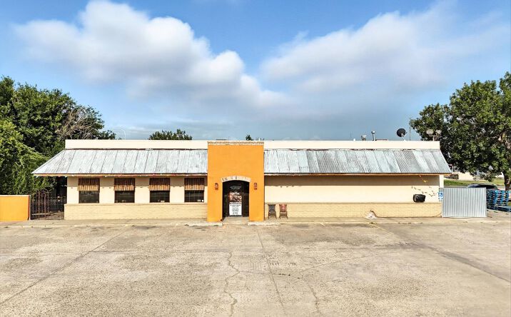 Pictures of Office property located at 205 SW 2nd St., Guymon, OK 73942 for sales - image #1