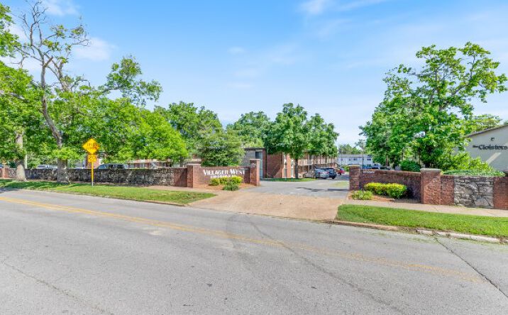 Pictures of Multifamily property located at 2134 Fairfax Ave, Nashville, TN 37212 for sales - image #1
