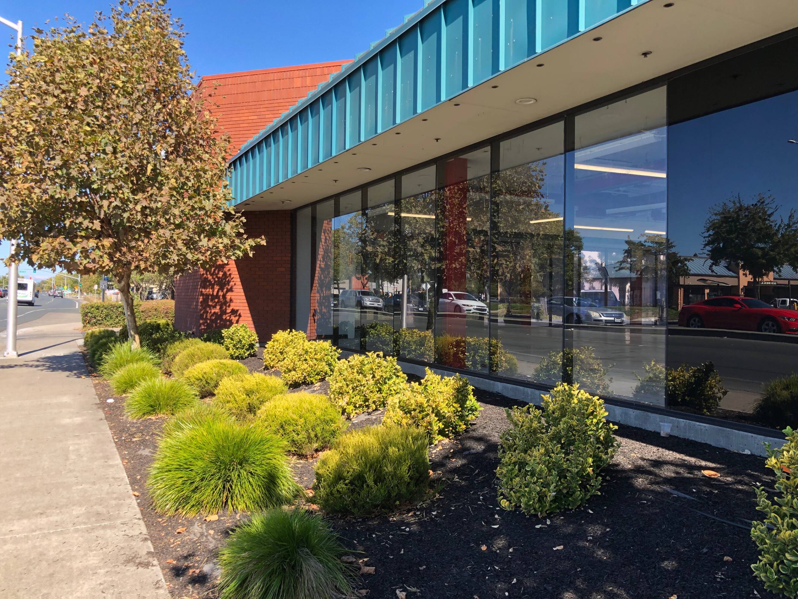 1995 Sebastopol Rd, Santa Rosa, CA 95407