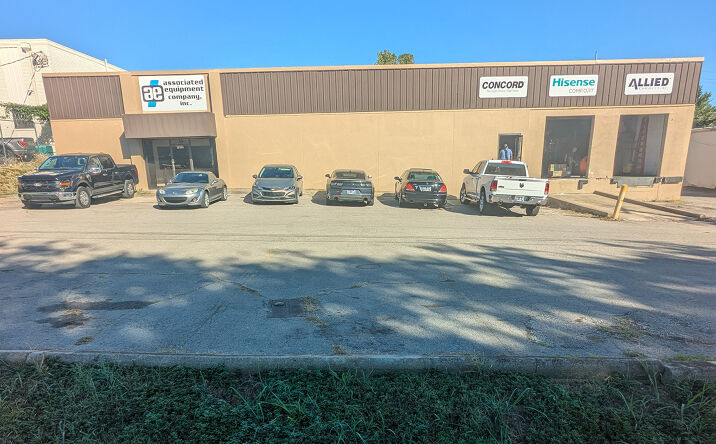 Pictures of Industrial property located at 1922 Elm Tree Dr, Nashville, TN 37210 for sales - image #1