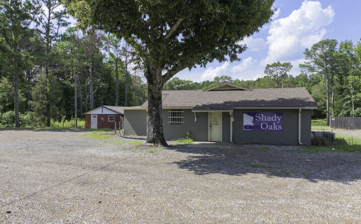 Pictures of Mixed Use, Retail, Multifamily property located at 3935 TN-200, Huron, TN 38345 for sales - image #1