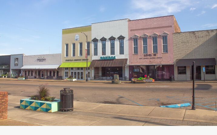 Pictures of Retail, Office, Mixed Use property located at 104 E Main Street, Starkville, MS 39759 for sales - image #1