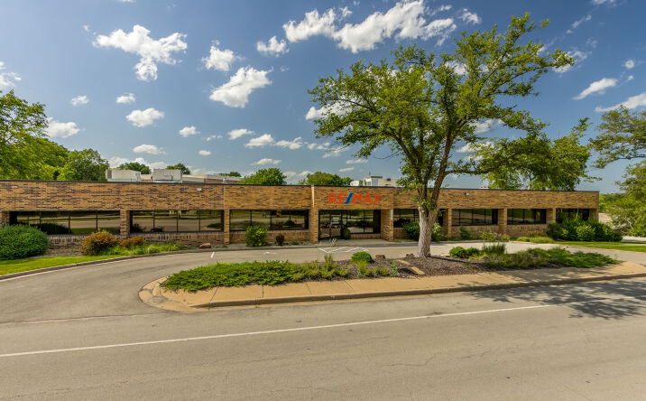 Pictures of Office property located at 2850 NE Kendallwood Parkway, Gladstone, MO 64119 for sales - image #1