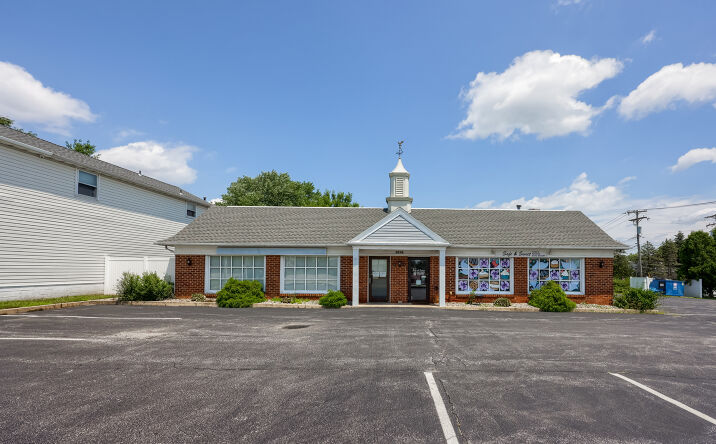 Pictures of Retail property located at 2131 S Queen St, York, PA 17403 for sales - image #1
