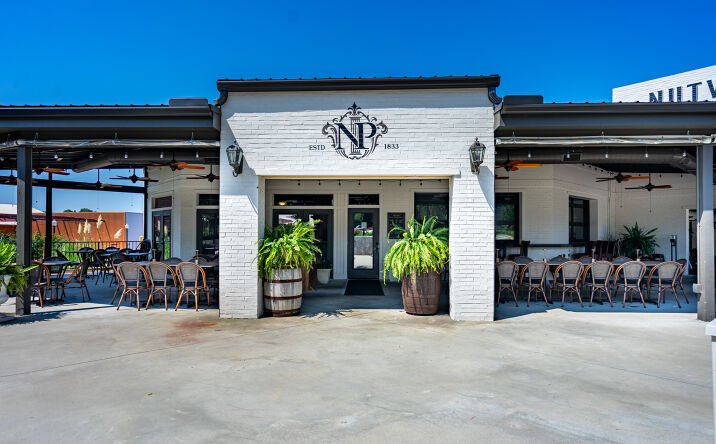 Pictures of Retail property located at 300 Main St, LaGrange, GA 30240 for sales - image #1