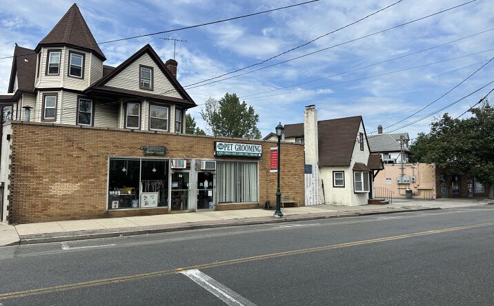 Pictures of Mixed Use, Multifamily, Retail property located at 4 Centre Ave, East Rockaway, NY 11518 for sales - image #1