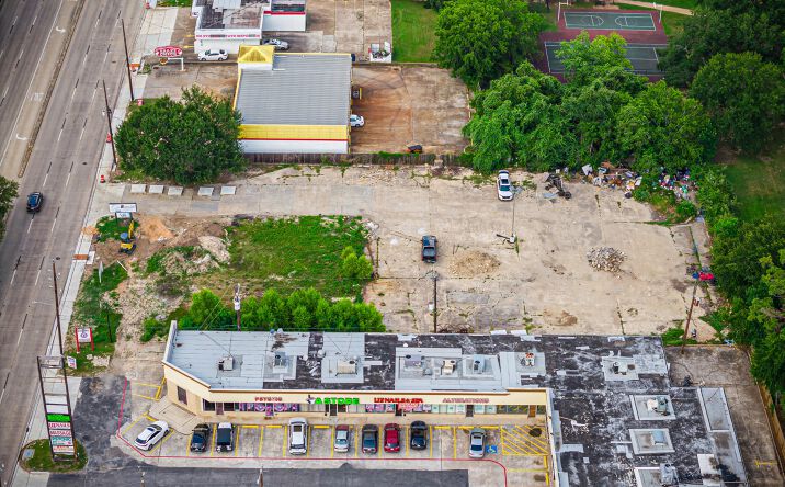 Pictures of Industrial, Land, Retail, Special Purpose property located at 6013 Farm to Market, Houston, TX 77069 for sales - image #1