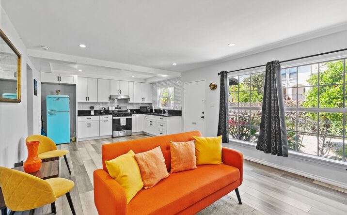 Pictures of Multifamily property located at 11710 Hartsook St, Los Angeles, CA 91607 for sales - image #1