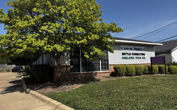 Pictures of Office property located at 1915 Citizens Bank Drive, Bossier City, LA 71111 for sales - image #1
