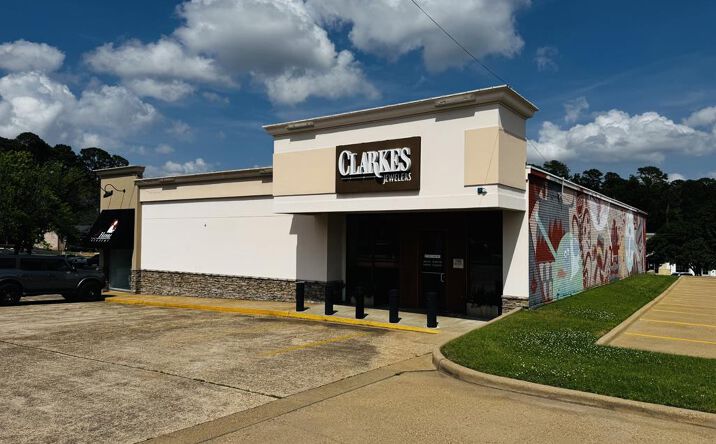 Pictures of Retail property located at 4847 Line Avenue, Shreveport, LA 71106 for sales - image #1