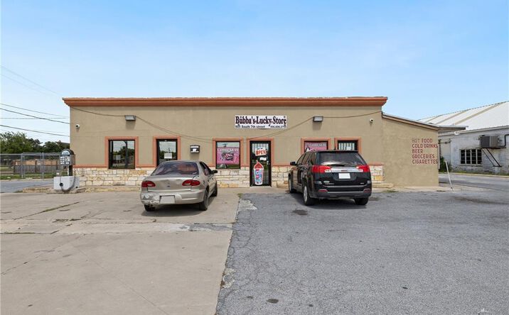 Pictures of Retail property located at 905 7th Street, Raymondville, TX 78550 for sales - image #1