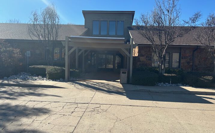 Pictures of Office property located at 4417 W Gore Blvd. #6, lawton, OK 73505 for sales - image #1