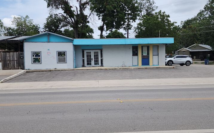 Pictures of Retail property located at 2909 N Saint Mary's ST, San Antonio, TX 78212 for sales - image #1