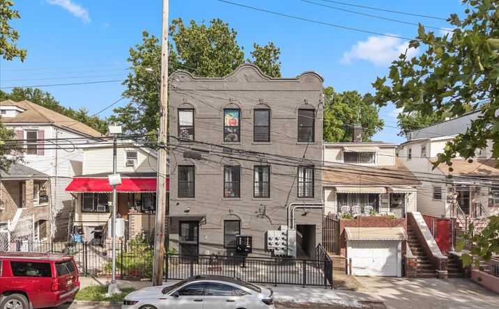 Pictures of Multifamily property located at 2740 Sexton Pl, The Bronx, NY 10469 for sales - image #1