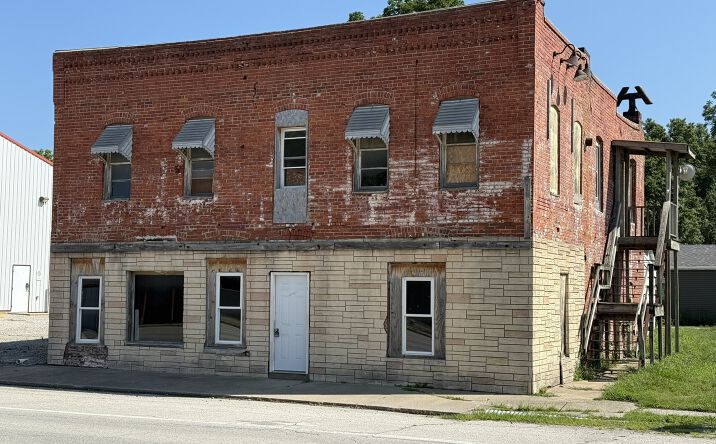 Pictures of Mixed Use, Multifamily, Office, Retail property located at 107 W Main St, Coffeen, IL 62017 for sales - image #1