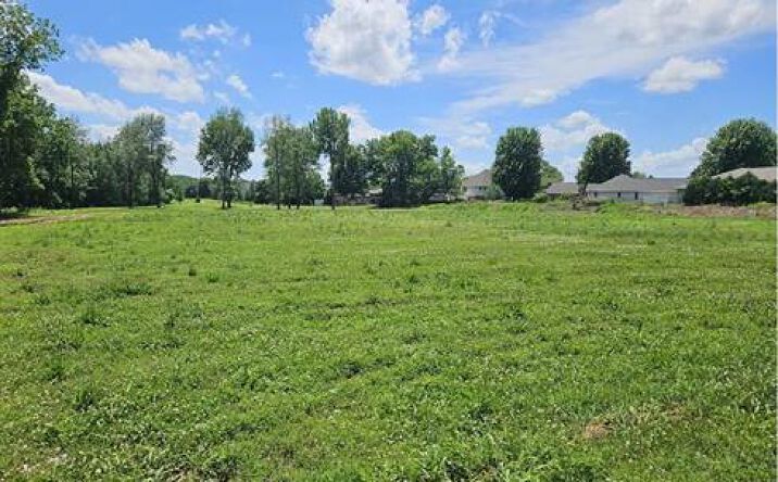 Pictures of Land property located at 1700 Kochs Lane, Quincy, IL 62305 for sales - image #1