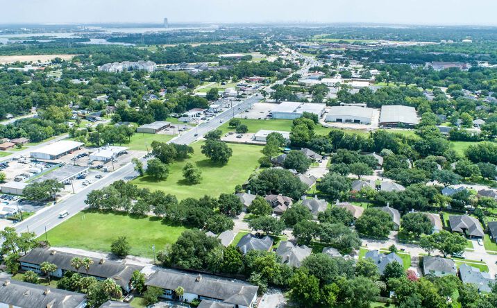 Pictures of Retail, Office, Land property located at 1425 E Main St, League City, TX 77573 for sales - image #1