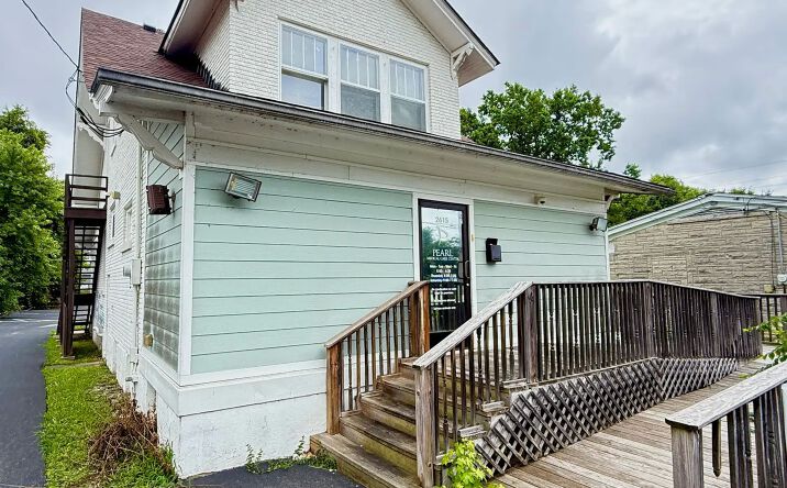 Pictures of Office property located at 2615 Dixie Hwy, Louisville, KY 40216 for sales - image #1