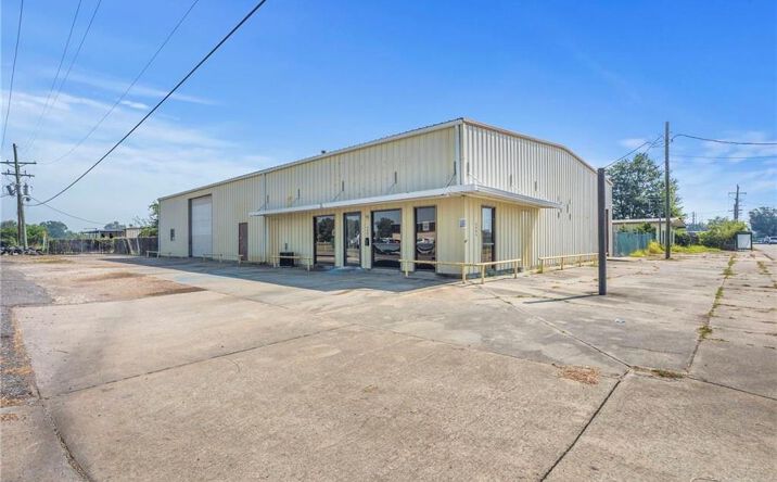 Pictures of Mixed Use property located at 2501 6th Street, Lake Charles, LA 70601 for sales - image #1