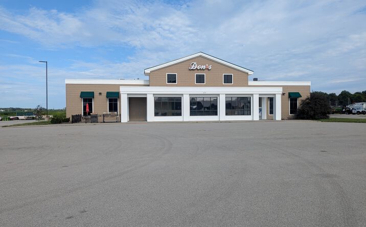Pictures of Retail, Industrial property located at 651 S Madison St, Lebanon, IL 62254 for sales - image #1