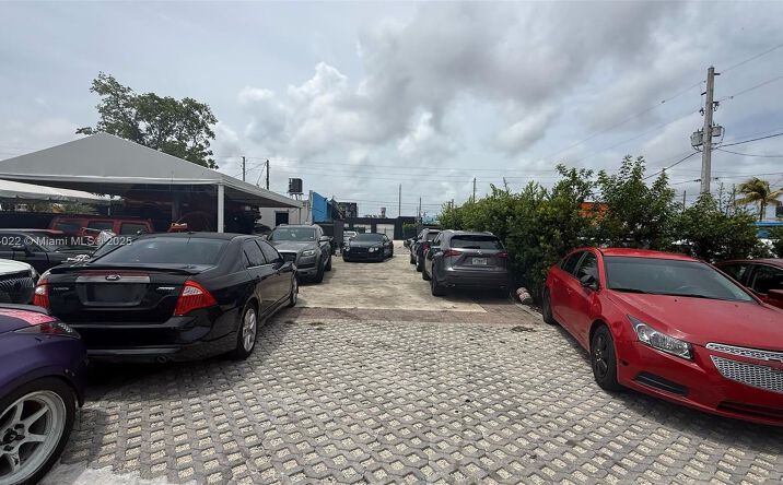 Pictures of Mixed Use, Retail property located at 680 NW 71st St, Miami, FL 33150 for sales - image #1