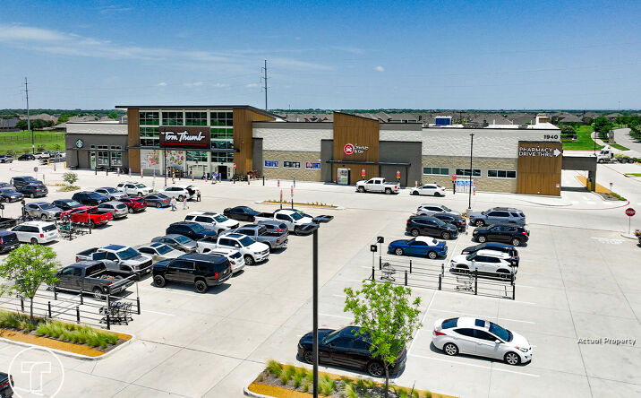 Pictures of Retail property located at 1940 N Hwy 77, Waxahachie, TX 75165 for sales - image #1