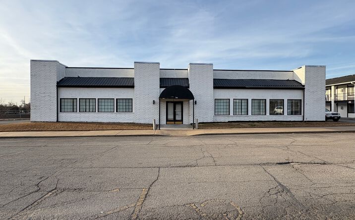 Pictures of Retail property located at 11521 E Skelly Dr & 11347 E Skelly Dr, Tulsa, OK 74128 for sales - image #1