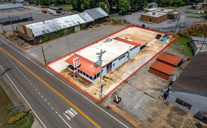 Pictures of Retail property located at 15908 Main St, Town Creek, AL 35672 for sales - image #1