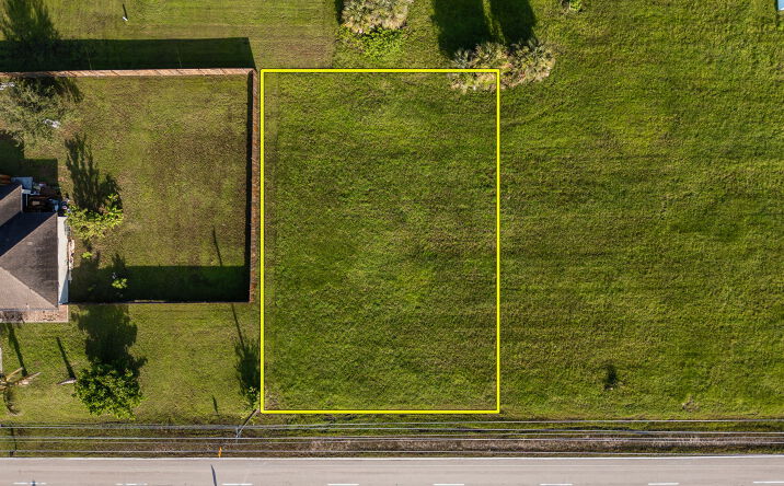 Pictures of Land property located at 816 El Dorado Blvd N, Cape Coral, FL 33993 for sales - image #1