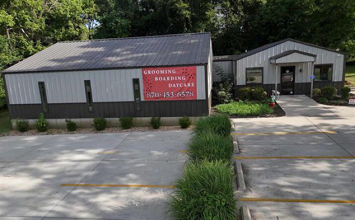 Pictures of Mixed Use, Office, Special Purpose property located at 702 E Main St, Flippin, AR 72634 for sales - image #1