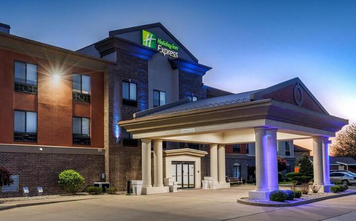 Pictures of Hospitality property located at 110 Clubhouse Dr, Shelbyville, KY 40065 for sales - image #1