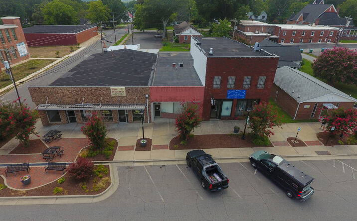 Pictures of Retail property located at 105 W Pennsylvania Ave, Bessemer City, NC 28016 for sales - image #1