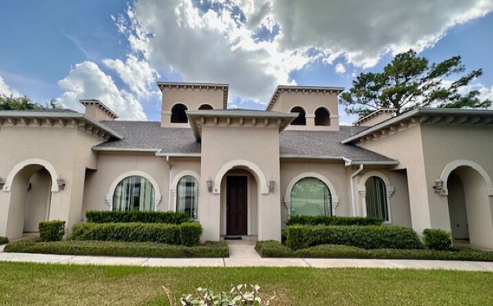 Pictures of Office property located at 12828 Willow Centre Drive, Houston, TX 77066 for sales - image #1