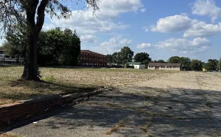 Pictures of Retail, Multifamily, Office, Mixed Use, Land property located at 2001 Crums Ln, Louisville, KY 40216 for sales - image #1