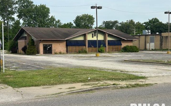 Pictures of Retail property located at 2709 S MACARTHUR Boulevard, Springfield, IL 62704 for sales - image #1