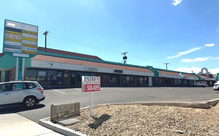 Pictures of Retail property located at 7828 N 19th Ave, Phoenix, AZ 85021 for sales - image #1