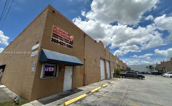 Pictures of Industrial, Multifamily property located at 1723 W 37th St, Hialeah, FL 33012 for sales - image #1