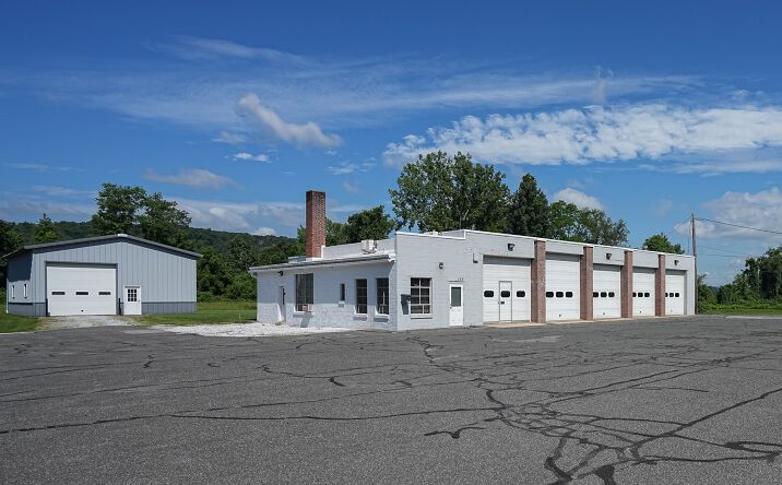 Pictures of Industrial, Mixed Use, Retail property located at 1955 North Main Street, Sheffield, MA 01257 for sales - image #1
