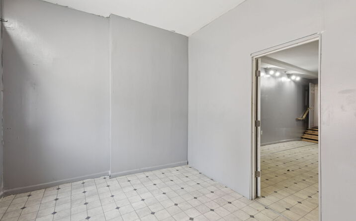 Pictures of Mixed Use property located at 1520 W Ontario St, Philadelphia, PA 19140 for sales - image #1