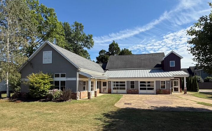 Pictures of Hospitality, Land, Mixed Use, Special Purpose property located at 135 S Eagle St, Geneva, OH 44041 for sales - image #1