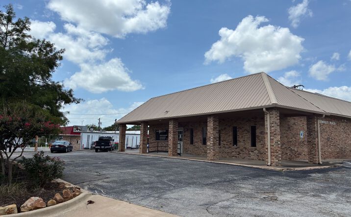 Pictures of Office, Retail property located at 1803 Greenfield Plaza, Bryan, TX 77802 for sales - image #1