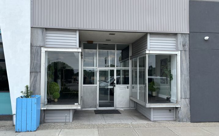 Pictures of Retail property located at 87 N Saginaw St, Pontiac, MI 48342 for sales - image #1