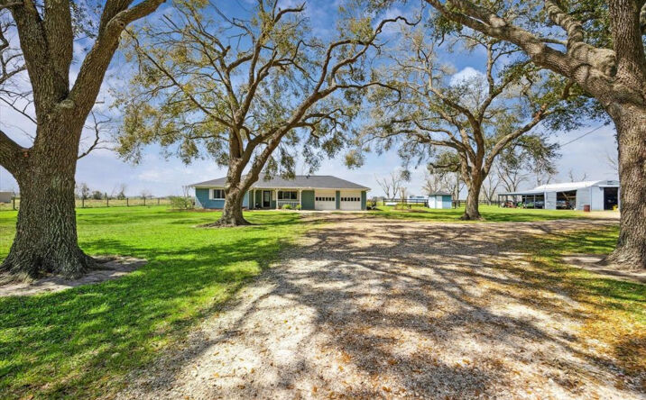 Pictures of Land, Mixed Use property located at 625 county road 340, Angleton, TX 77515 for sales - image #1